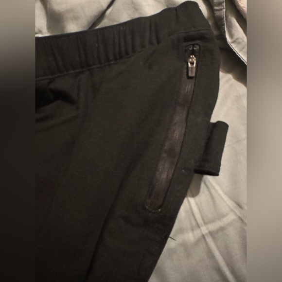 Carhartt Black Women's Cargo Pants - Picture 7 of 8